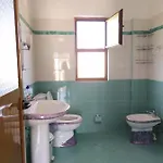 Shahini 招待所 4*